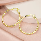 Sleek Contour Ear Cuff