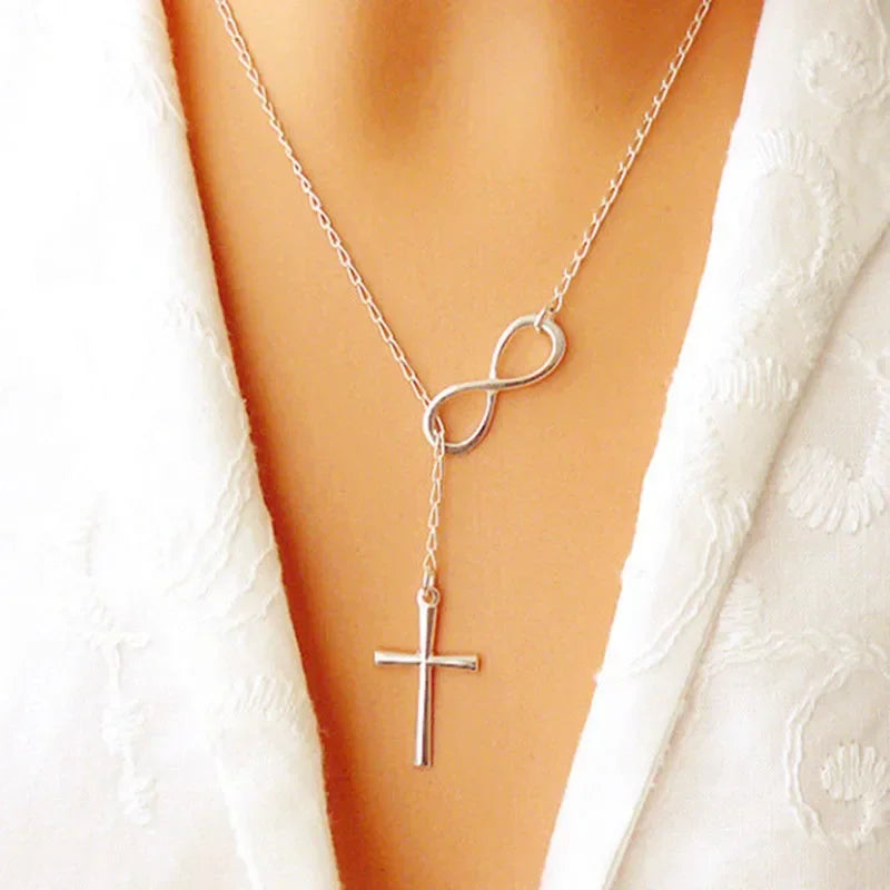 The Linear Leaf & Pearl Choker