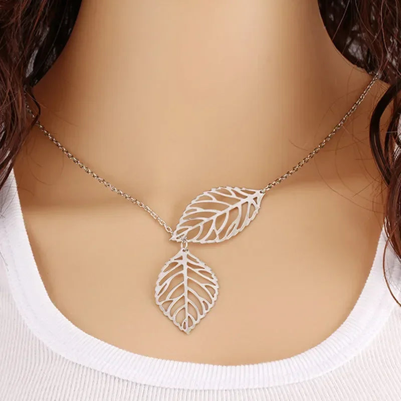The Linear Leaf & Pearl Choker